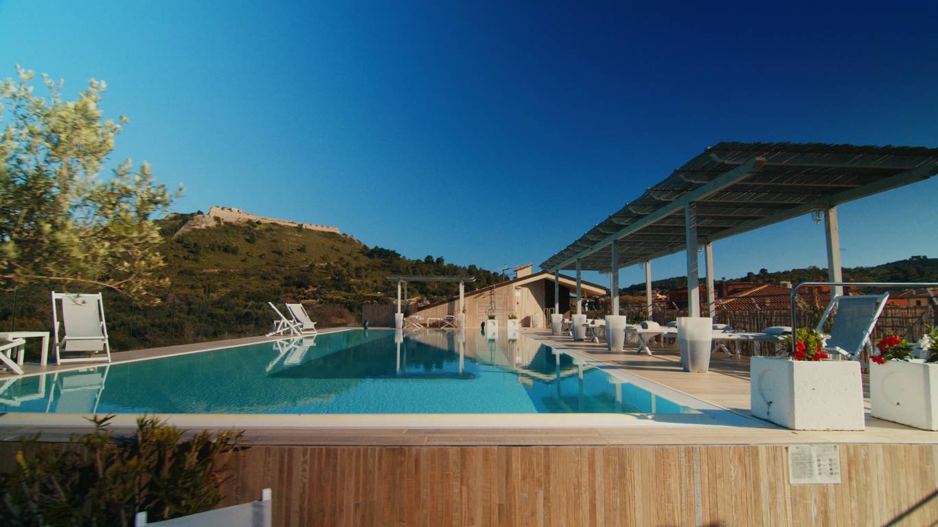 Horiz00090121--A-Point-Argentario-Porto-Ercole